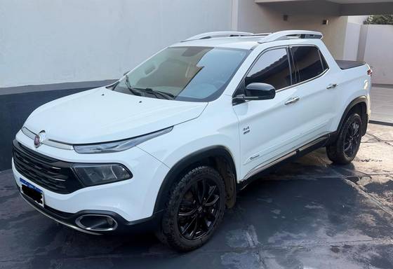 FIAT TORO 2.0 16V TURBO DIESEL VOLCANO 4WD AT9 FIAT TORO 2.0 16V TURBO DIESEL VOLCANO 4WD AT9